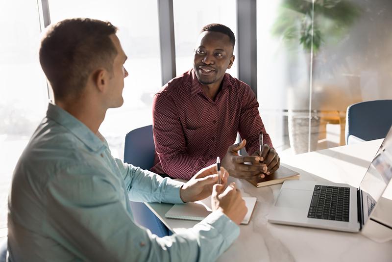 Student and supervisor in a meeting